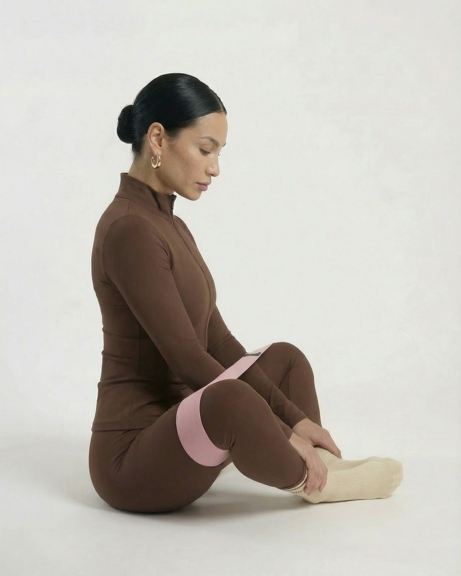 #color-Rose #color-Pink Renforcement avec les bandes de résistances Pilates rose.