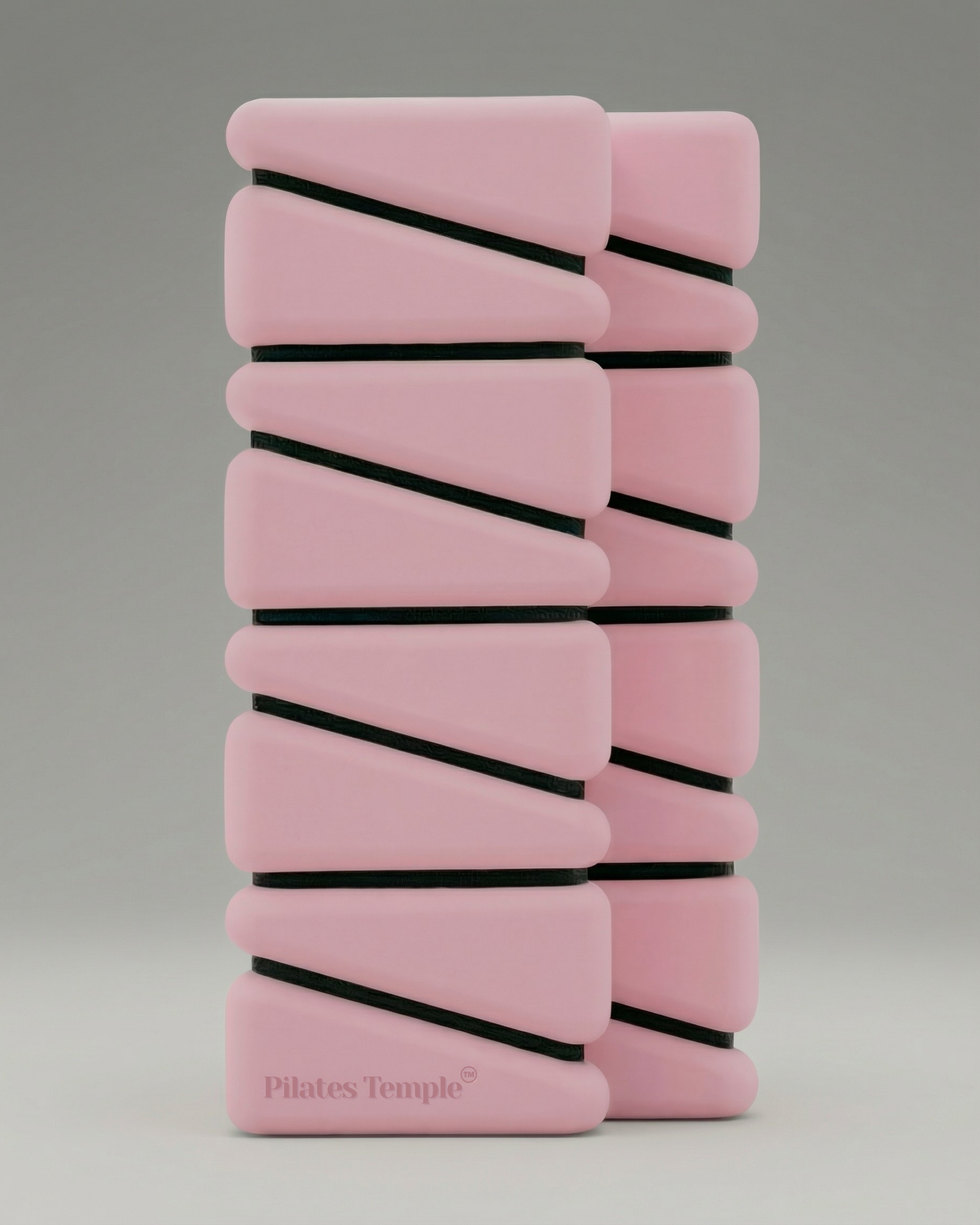 #color-Rose Gros plan sur la matière douce et le velcro des poids rose.